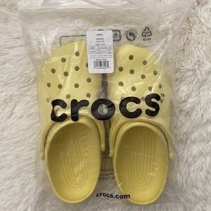 Classic Crocs Clogs - Banana / Yellow (BRAND NEW) 💛➡️Size M8 / W10 (41-42)